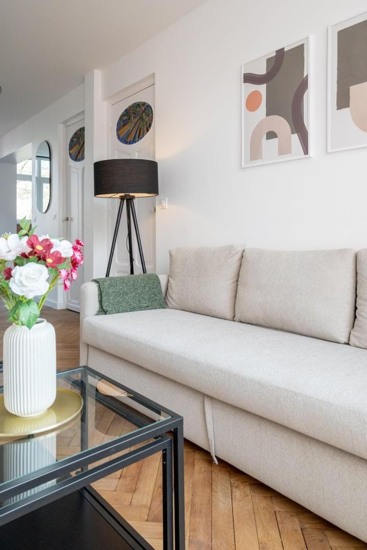 Charming Through-Apartment Renovated And Equipped! 马尔康巴勒尔 外观 照片