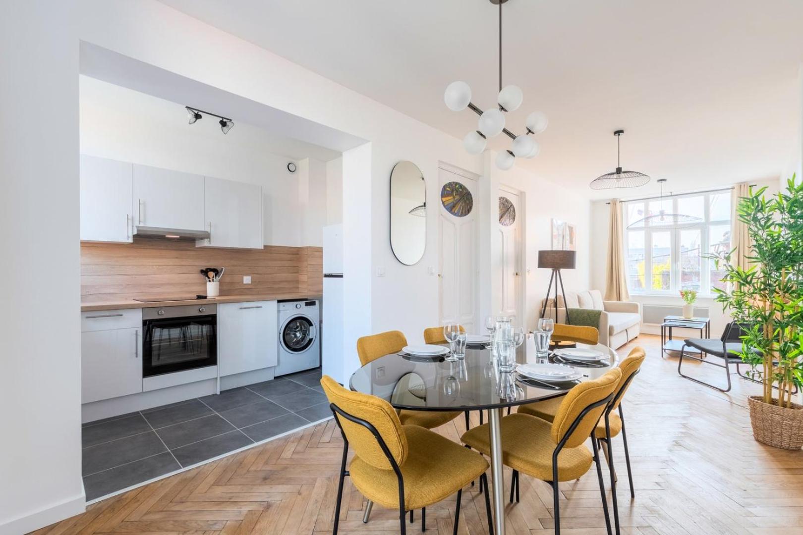 Charming Through-Apartment Renovated And Equipped! 马尔康巴勒尔 外观 照片