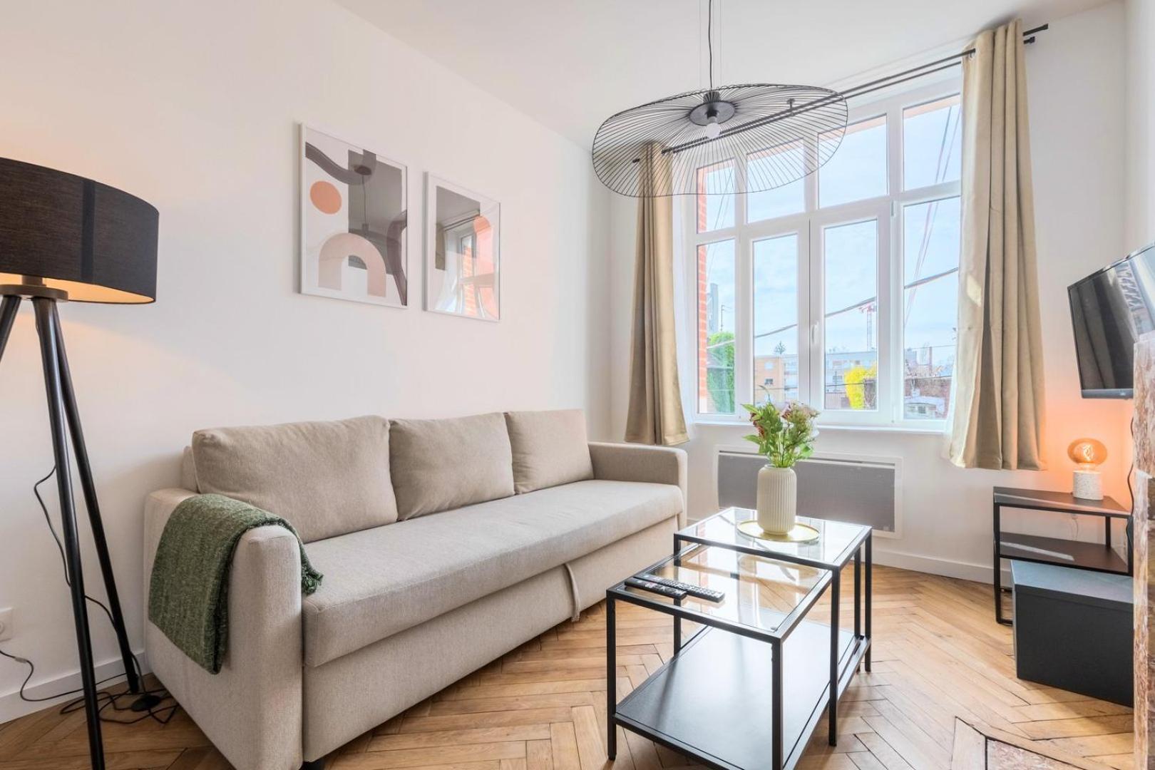 Charming Through-Apartment Renovated And Equipped! 马尔康巴勒尔 外观 照片